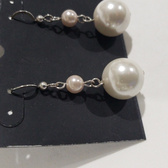 Elegant Silver tone Beaded Drop Dangle Earrings - Women's Fashion Jewelry - Picture 5 of 9
